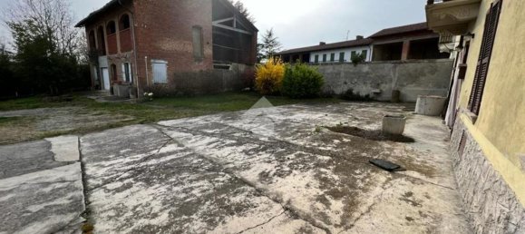 3 rooms House in Piea, Italy No. 166609 3