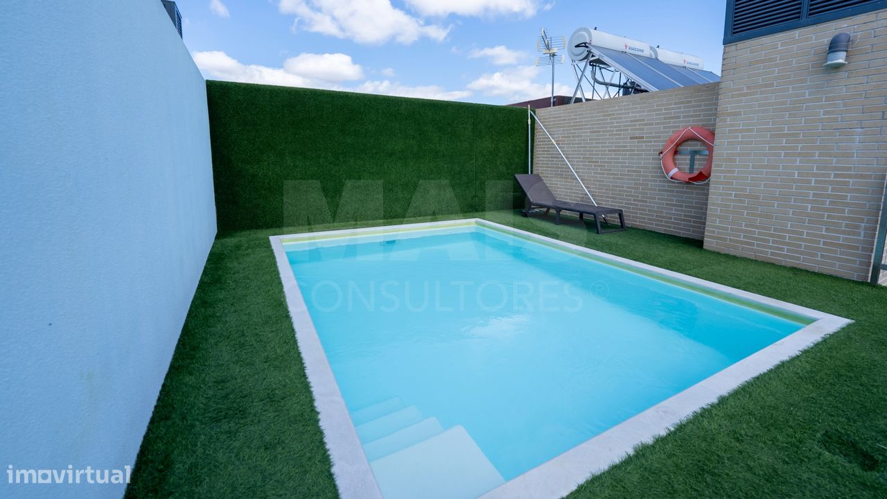 4 bedrooms Duplex in Loures, Portugal No. 329060