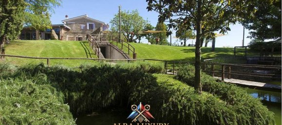 6 bedrooms Villa in Pitigliano, Italy No. 70996 19