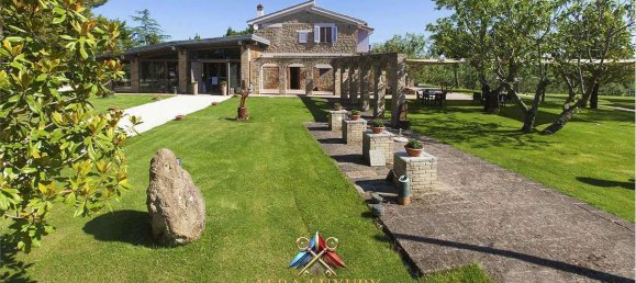 6 bedrooms Villa in Pitigliano, Italy No. 70996 21