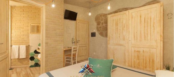 6 bedrooms Villa in Pitigliano, Italy No. 70996 2