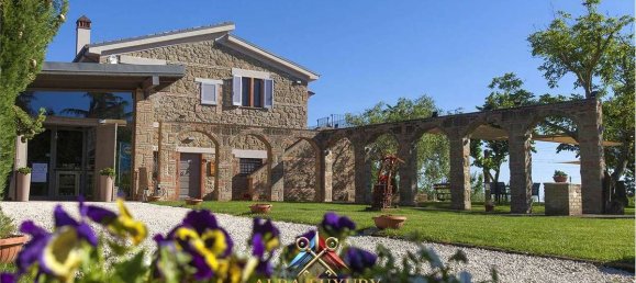 6 bedrooms Villa in Pitigliano, Italy No. 70996 26