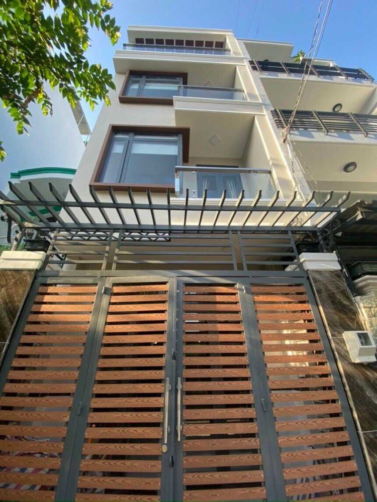 78.8m² Townhouse in District 7, Vietnam No. 15855