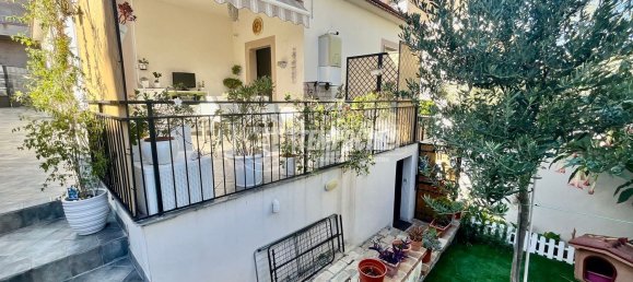 4 bedrooms Apartment in Spoltore, Italy No. 338968 6