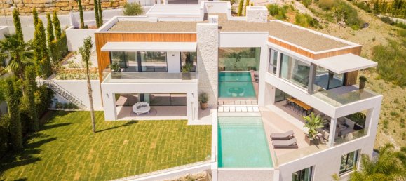 6 bedrooms Villa in Benahavis, Spain No. 3270 2