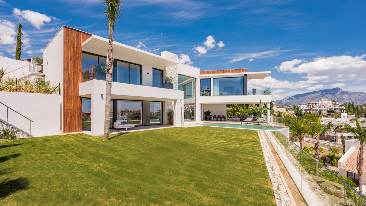 6 bedrooms Villa in Benahavis, Spain No. 3270