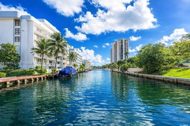 2 dormitorios propiedad comercial en venta en Miami, Miami-Dade, Florida, USA № 614426