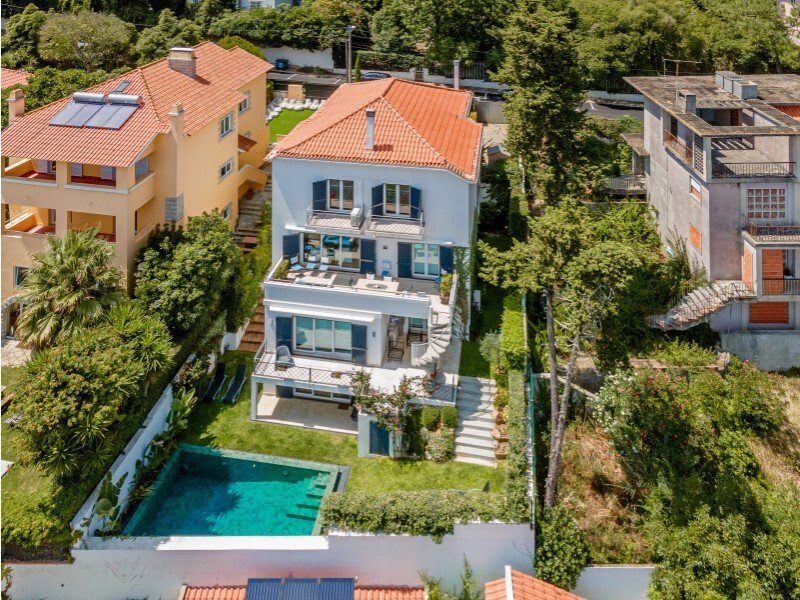 5 bedrooms Villa in Cascais, Portugal No. 332908