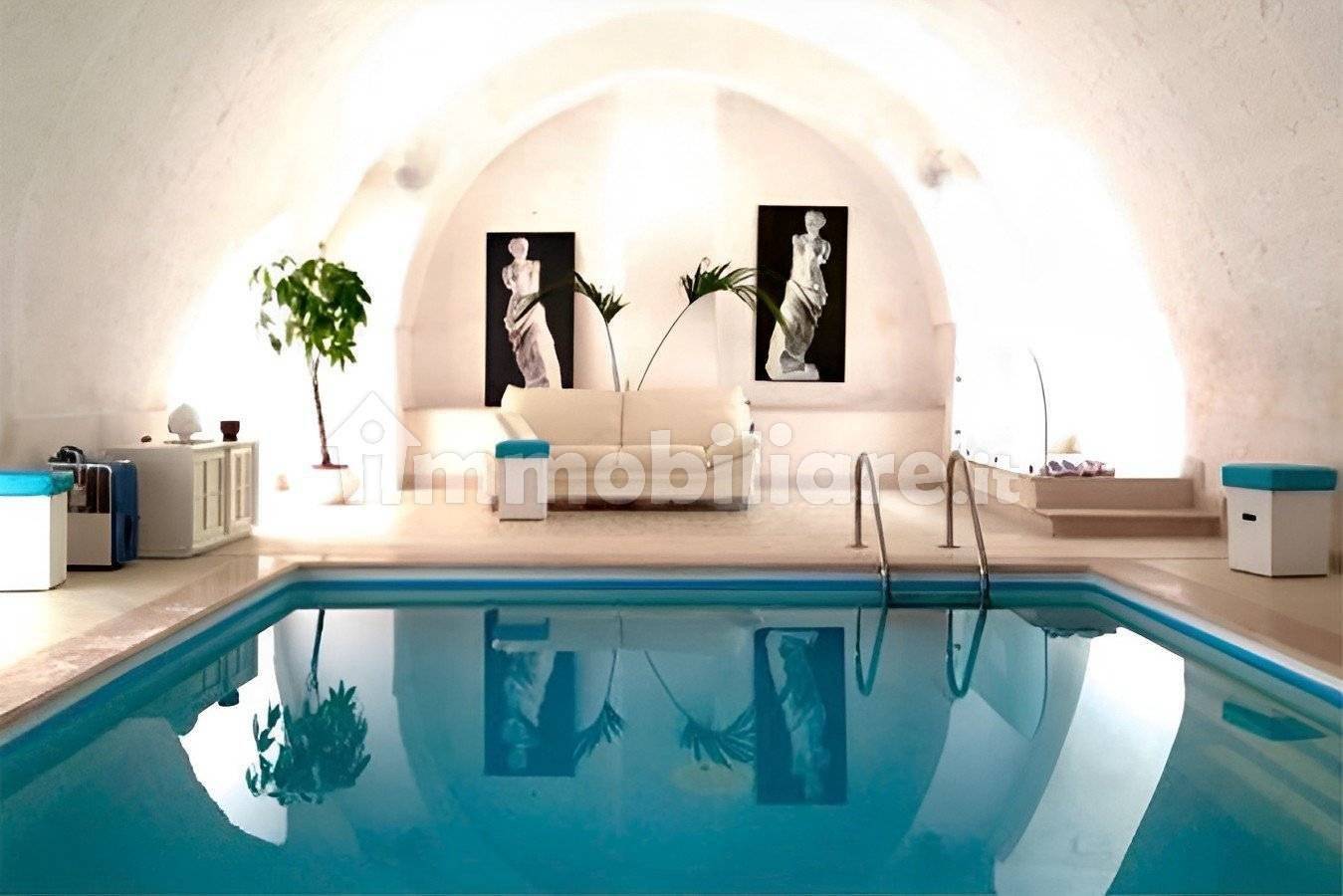 5 rooms Commercial property in Francavilla Fontana, Italy No. 9845