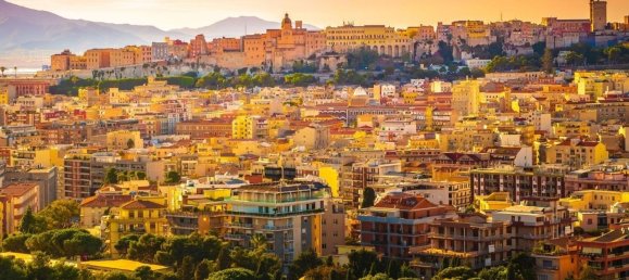 Oficina en Cagliari, Italy 131 m² No. 380544 13