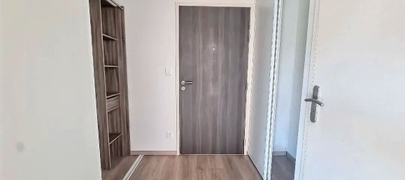1 bedroom Apartment in Nantes, France No. 95048 4
