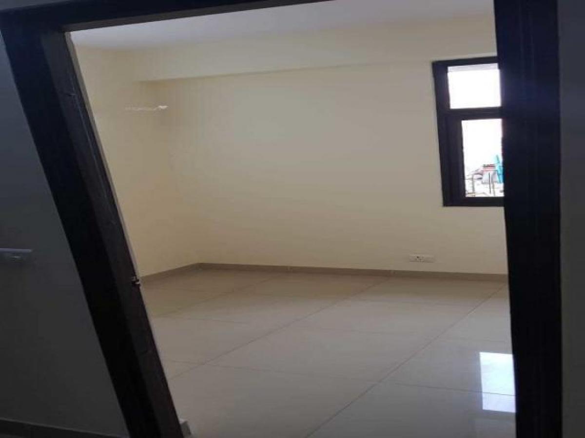 Дом с 2 спальнями в Газиабад, Индия № 16046