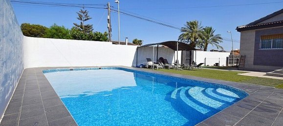 3 bedrooms Villa in Los Balcones, Spain No. 14405 7