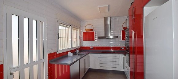 3 bedrooms Villa in Los Balcones, Spain No. 14405 13