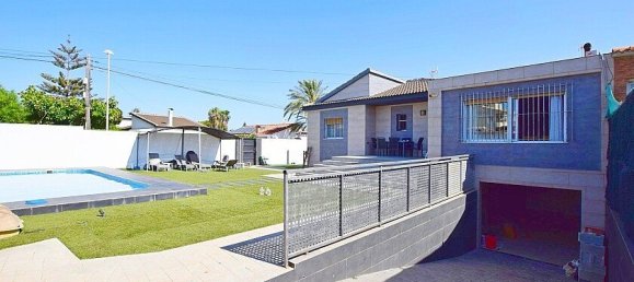 3 bedrooms Villa in Los Balcones, Spain No. 14405 4