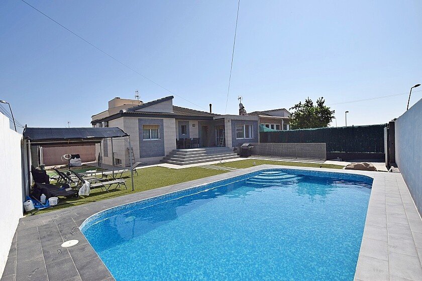 3 bedrooms Villa in Los Balcones, Spain No. 14405