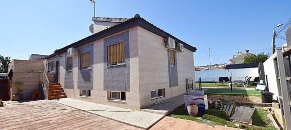 3 bedrooms Villa in Los Balcones, Spain No. 14405 5