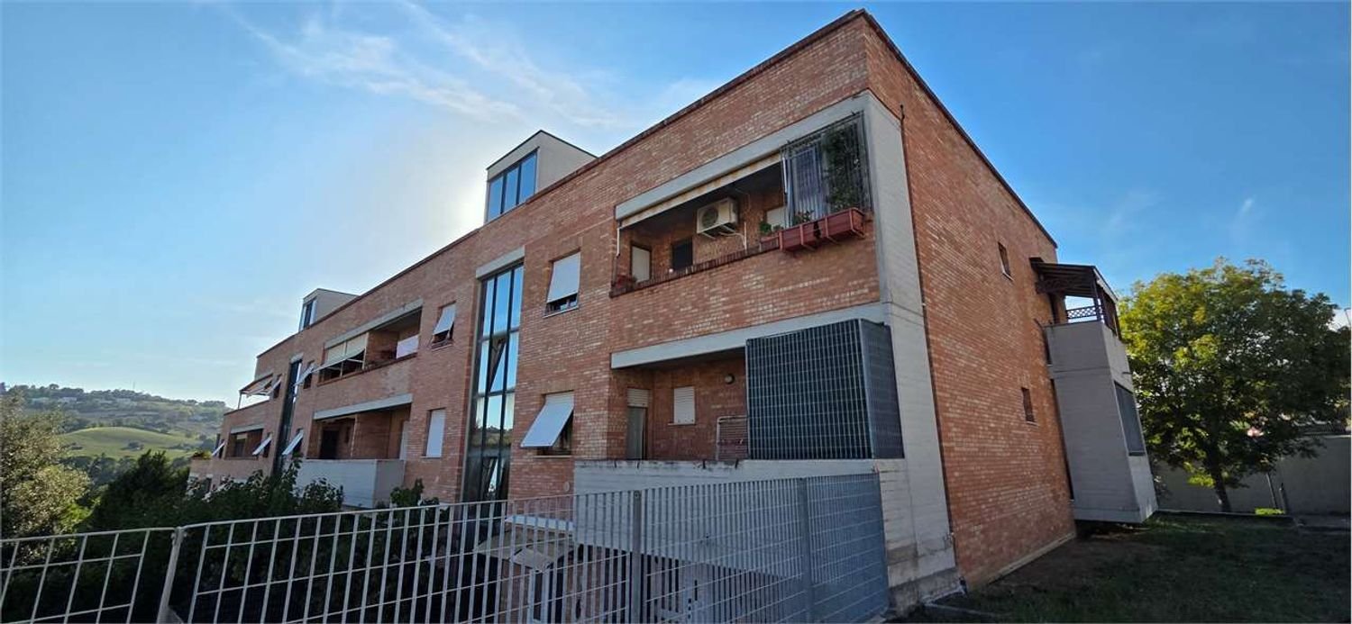 4 Schlafzimmer Wohnung in Ancona, Italy, Nr. 368057