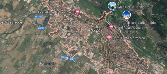 Casa de 6 habitaciónes en Gubbio, Italy No. 39010 5