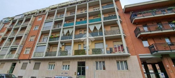 2 bedrooms Apartment in Turin, Italy No. 214594 2