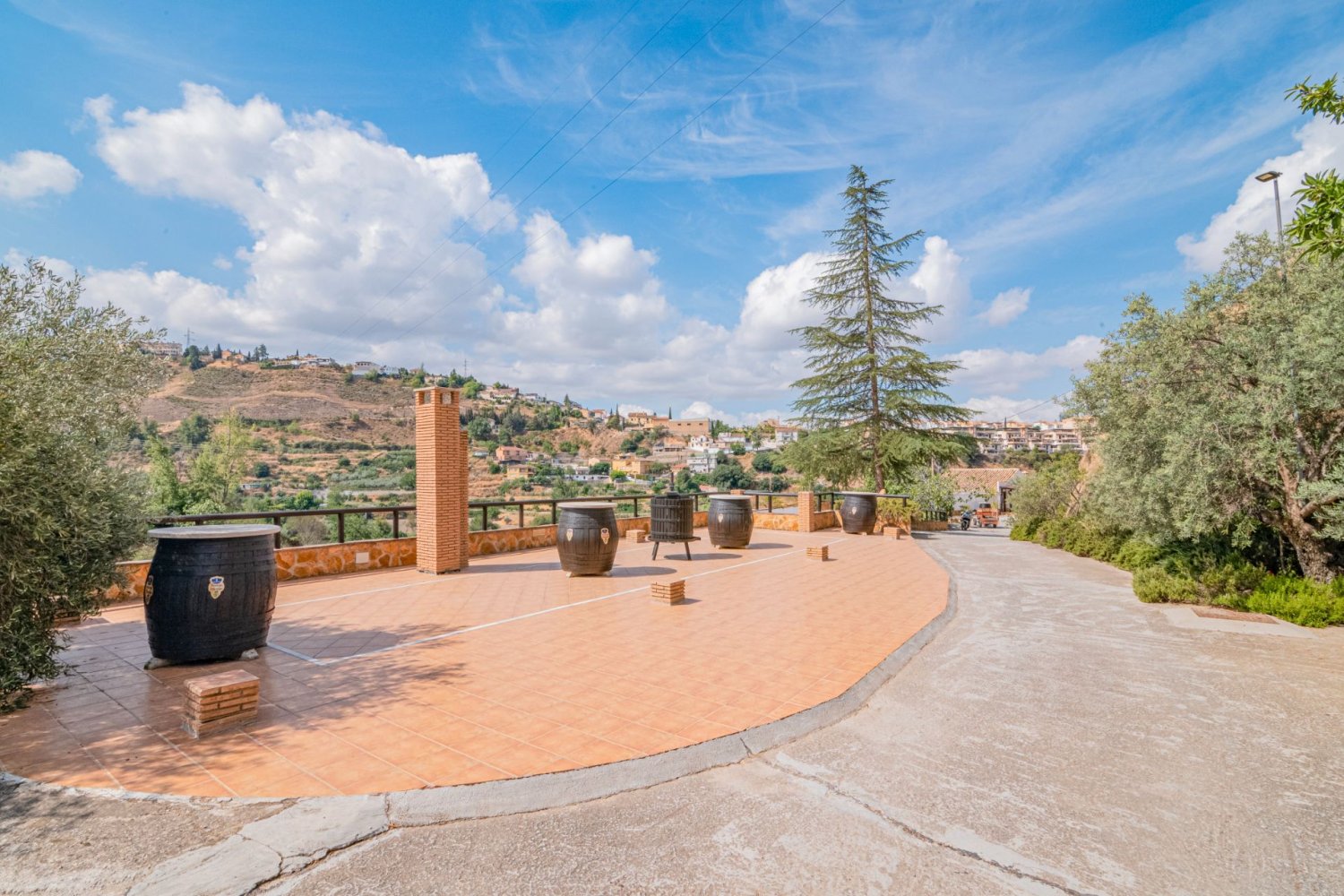  بناية في Huetor Vega, Spain 2000متر مربع رقم 170357