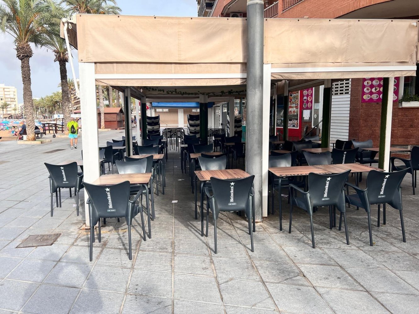  عقار تجاري في Torrevieja, Spain 158متر مربع رقم 365395