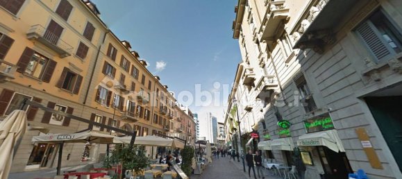 2 bedrooms Apartment in Milan, Italy No. 378255 5