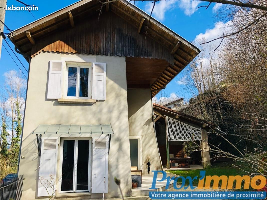 Casa de 2 dormitorios en Izeaux, France No. 204342