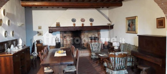 5 bedrooms House in Montespertoli, Italy No. 250812 4