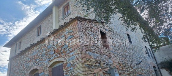 5 bedrooms House in Montespertoli, Italy No. 250812 18