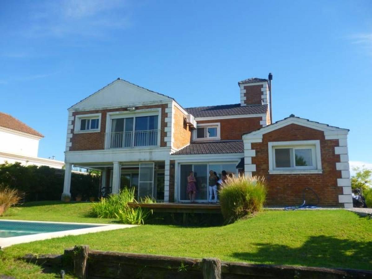 4 bedrooms House in Tigre, Argentina No. 51646
