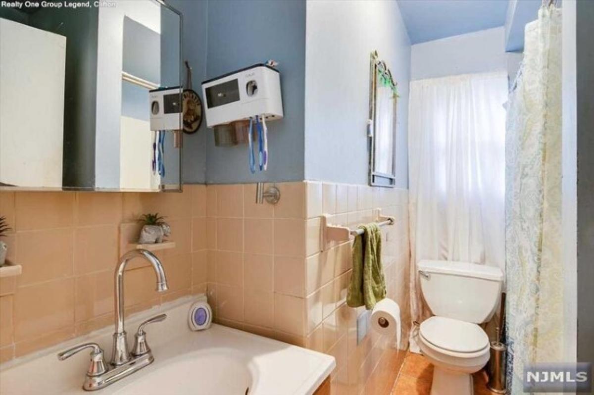 9 bedrooms House in Paterson, USA No. 375343