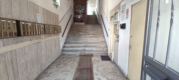 3 rooms Apartment in Naples, Italy No. 84083 10