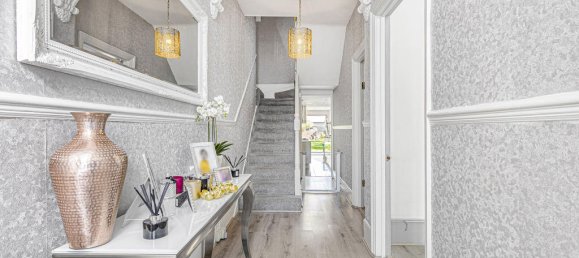 4 bedrooms House in Ashford, United Kingdom No. 8563 9