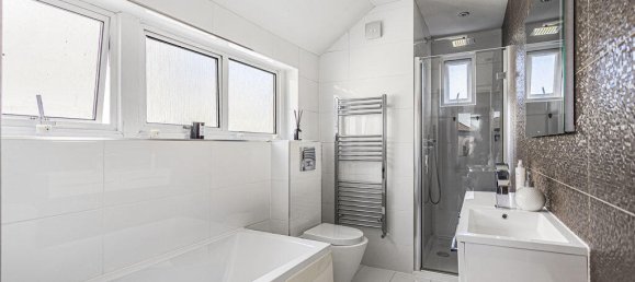 4 bedrooms House in Ashford, United Kingdom No. 8563 14