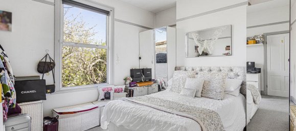 4 bedrooms House in Ashford, United Kingdom No. 8563 4