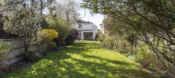 4 bedrooms House in Ashford, United Kingdom No. 8563 5