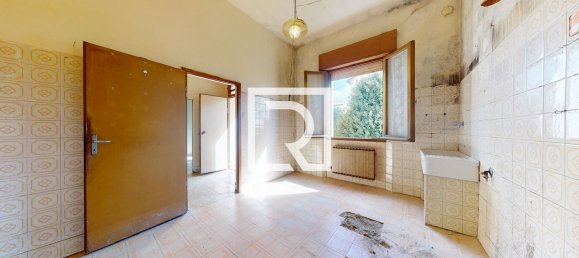 Дом с 3 комнатами в Форли, Италия № 191142 6