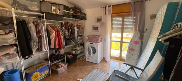 3-salle Appartement à Ardea, Italy No. 190569 7