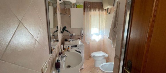 3-salle Appartement à Ardea, Italy No. 190569 15