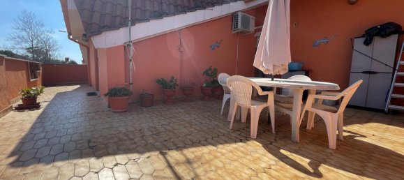 3-salle Appartement à Ardea, Italy No. 190569 21