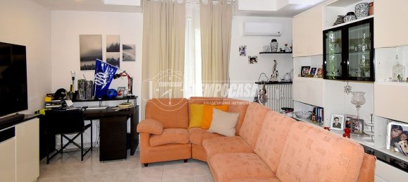3 rooms Apartment in Cologno Monzese, Italy No. 273862 2