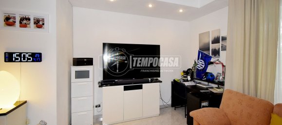 3 rooms Apartment in Cologno Monzese, Italy No. 273862 6