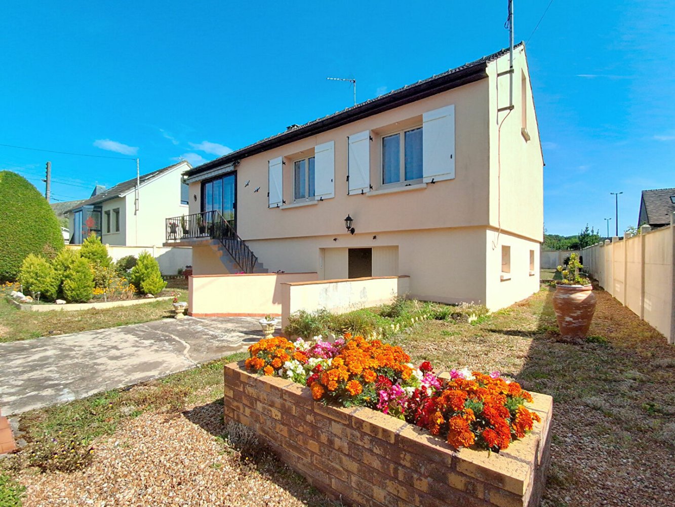 2 bedrooms House in Amilly, France No. 302711