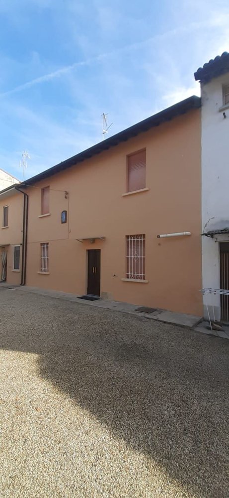 3 chambres Maison à Bastida Pancarana, Italy No. 365297