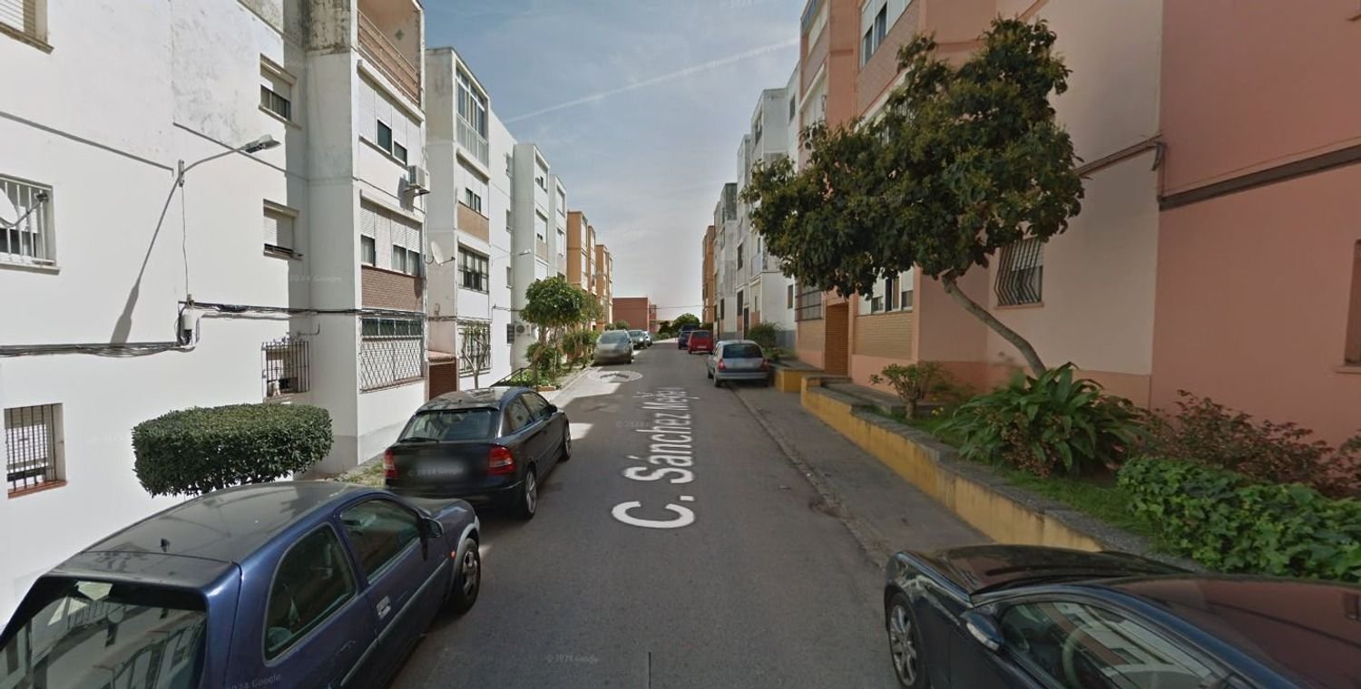 Apartamento de 3 dormitorios en Cádiz, Spain No. 200083