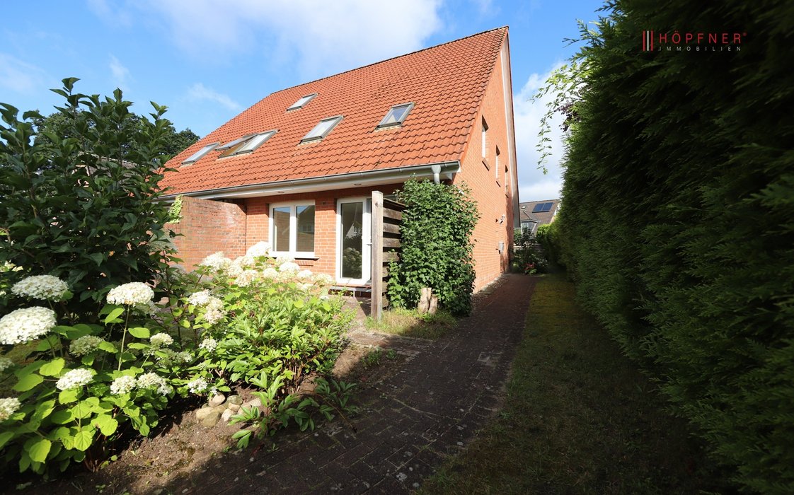 Adosado de 6 habitaciónes en Kiel, Germany No. 264949