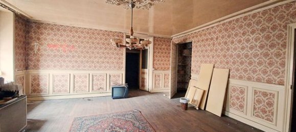 13 rooms Apartment in Saint-Mihiel, France No. 304956 3