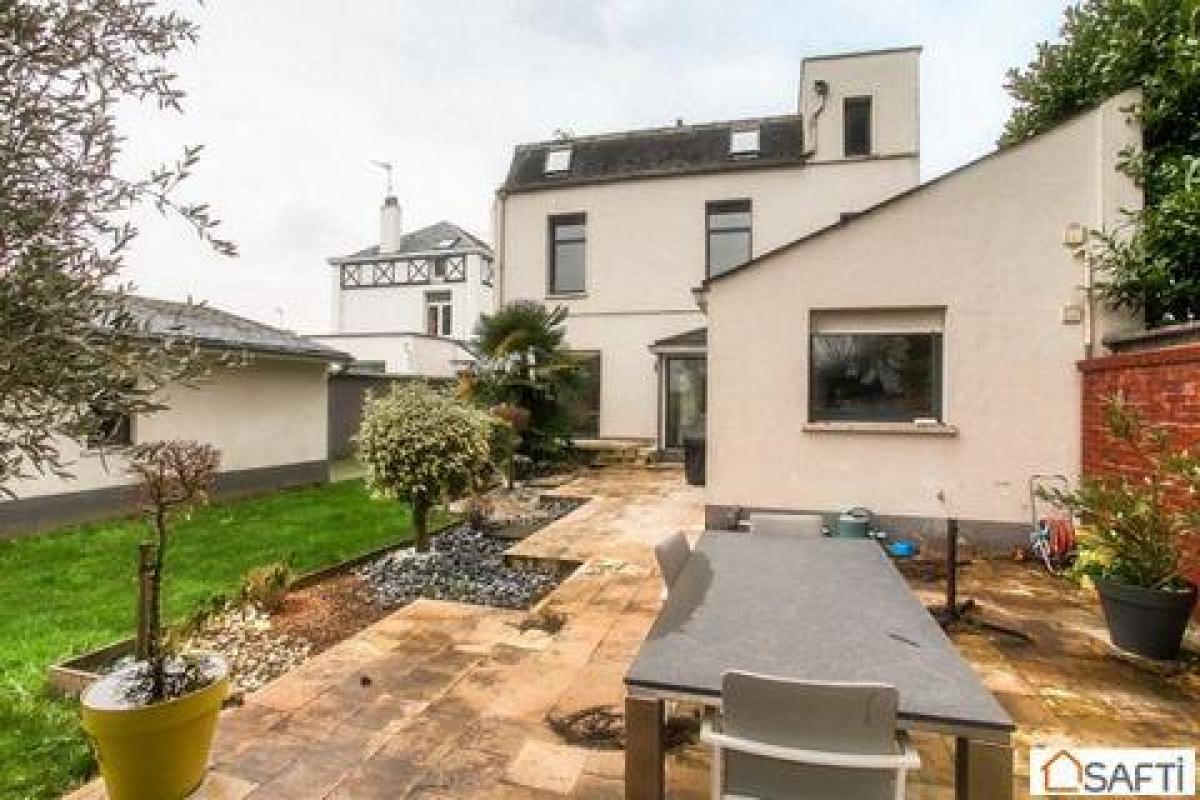 Casa de 5 dormitorios en Longuenesse, France No. 24503