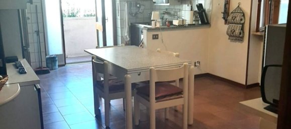 4 bedrooms Apartment in Novara, Italy No. 339581 2